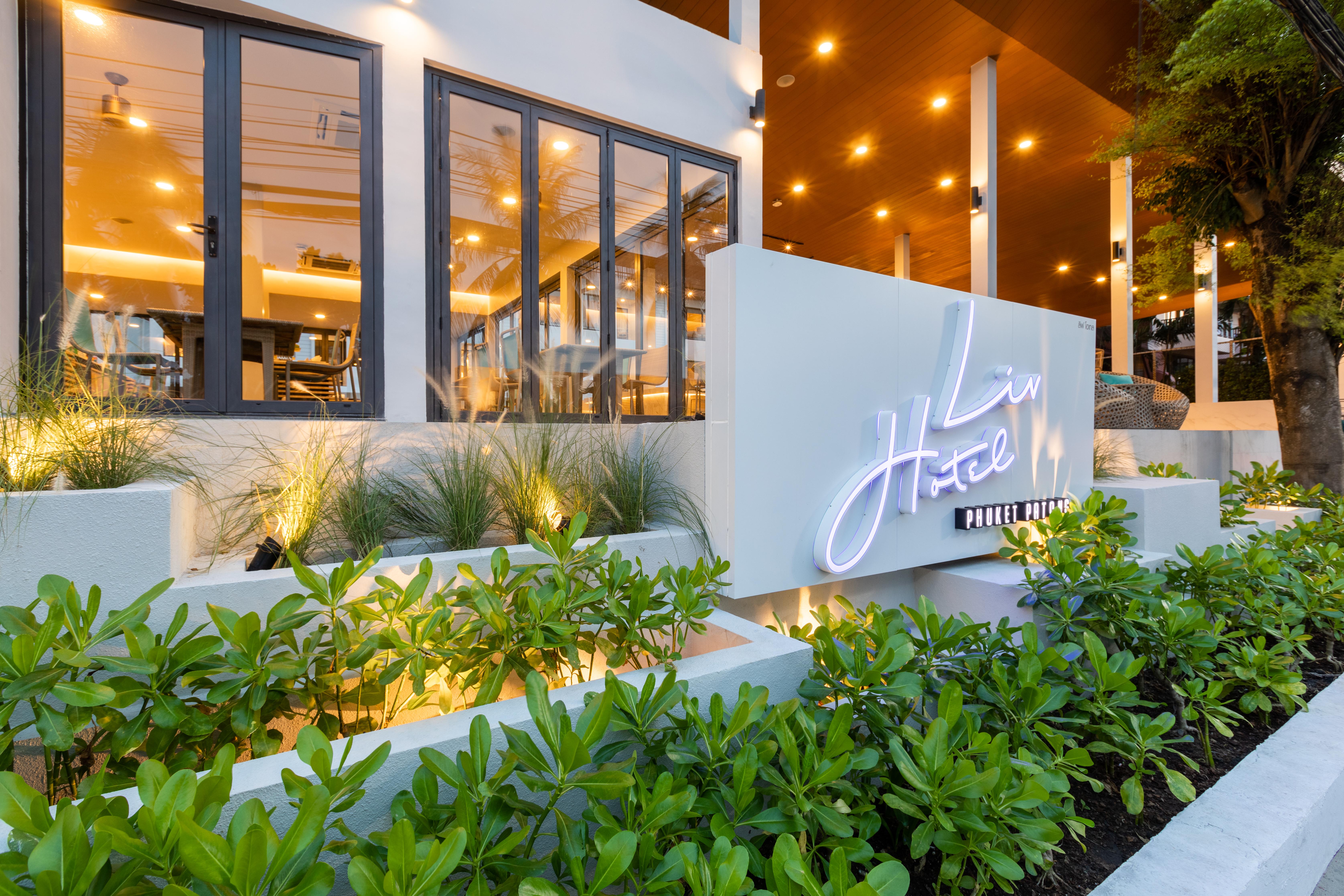 Liv Hotel Phuket Patong Beachfront Exterior foto