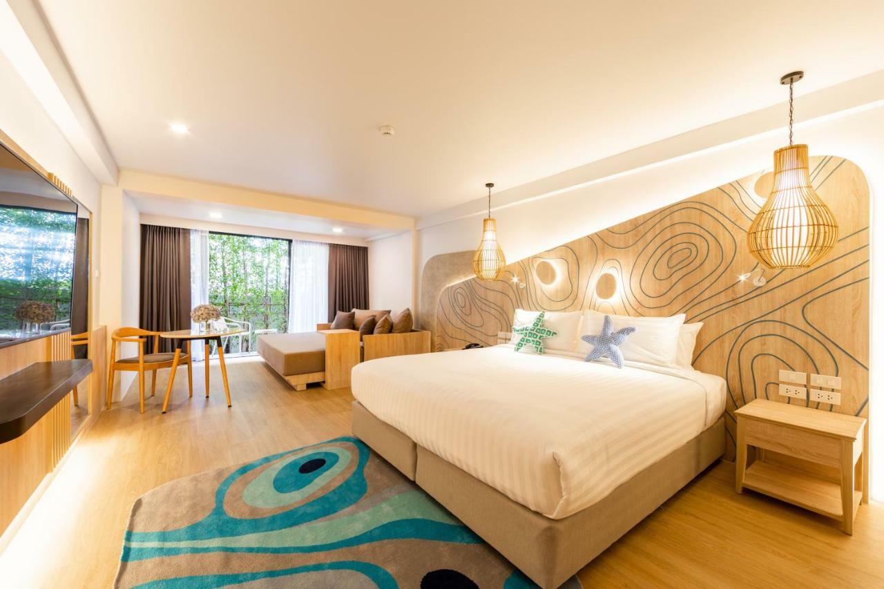 Liv Hotel Phuket Patong Beachfront Exterior foto
